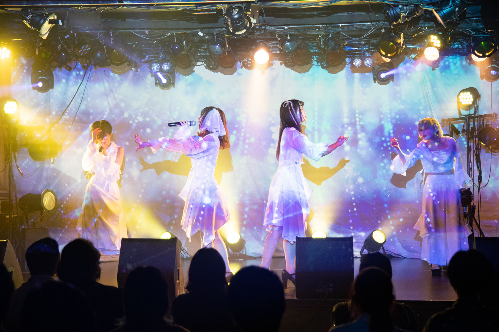 終わらないで、夜 2nd anniversary live「静かな街」ライブレポート これから始まる新たな夜への序章