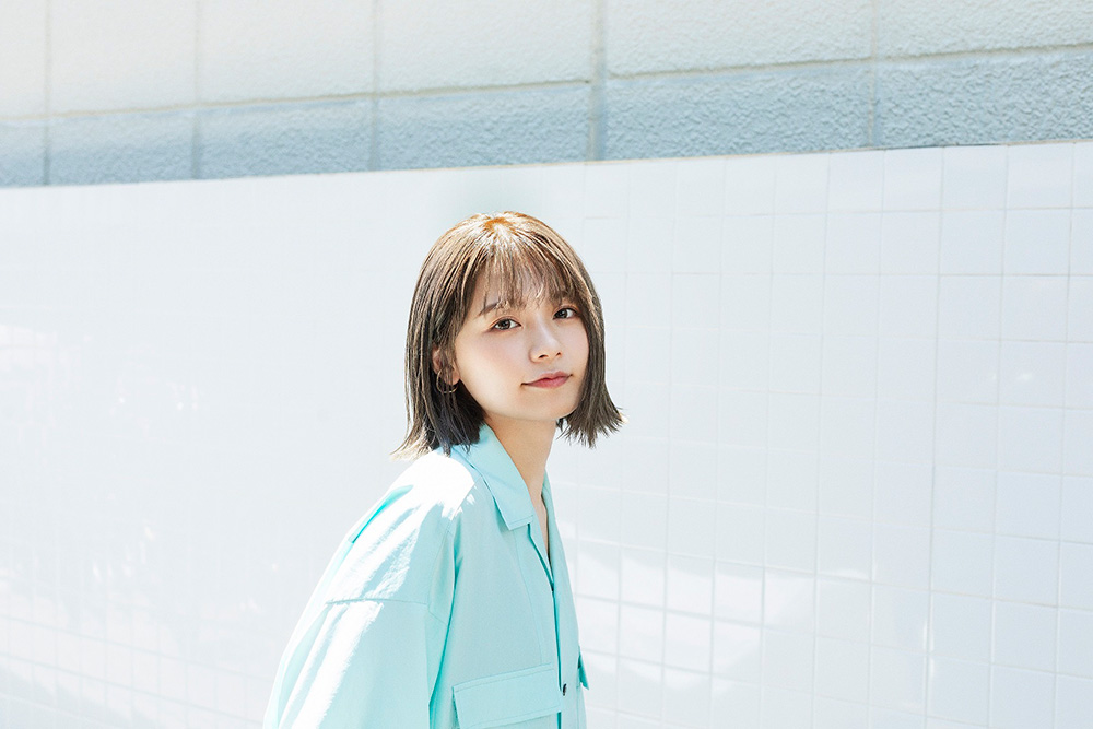 足立佳奈