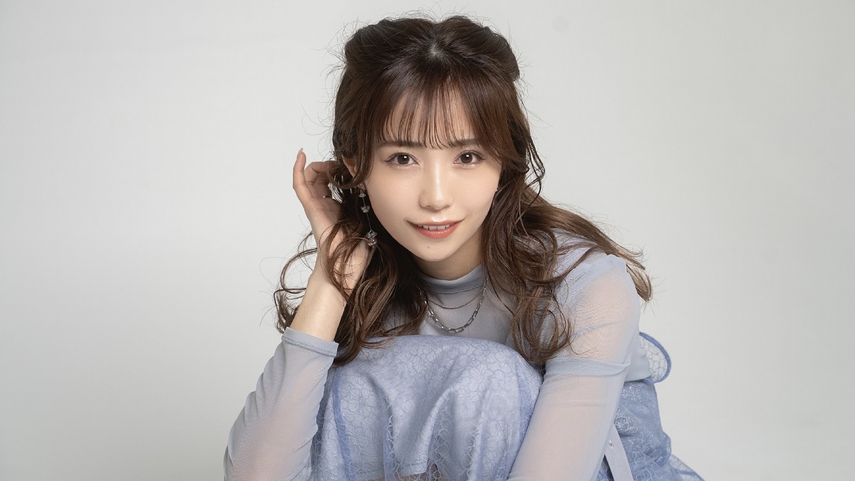 Singing Cosplayer Hikari