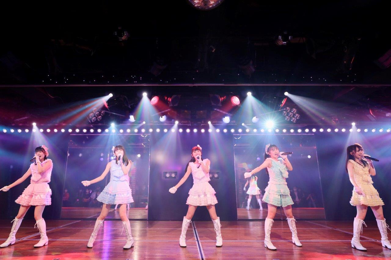 AKB48 17 期研究⽣「ただいま 恋愛中」初⽇公演レポート - 特集