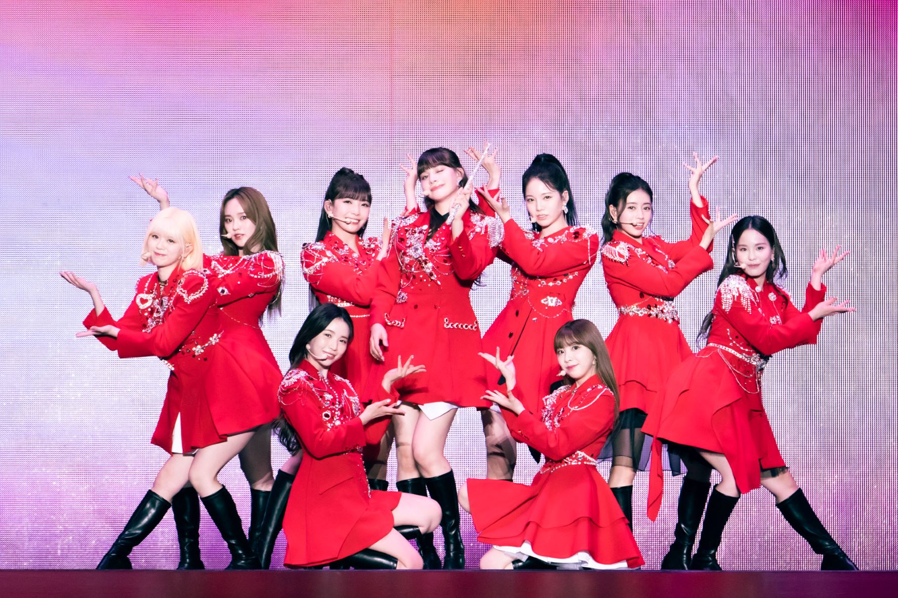 NiziU、全公演Sold Outの初ドーム公演「NiziU Live with U 2022 “Burn