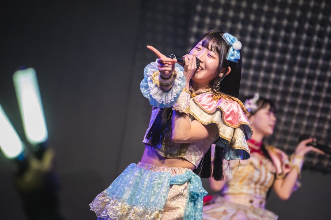 恋情アークライト、色づく恋模様を淡く可憐に伝えてゆくグループだ。 ガルポライブショー　恋情アークライト編