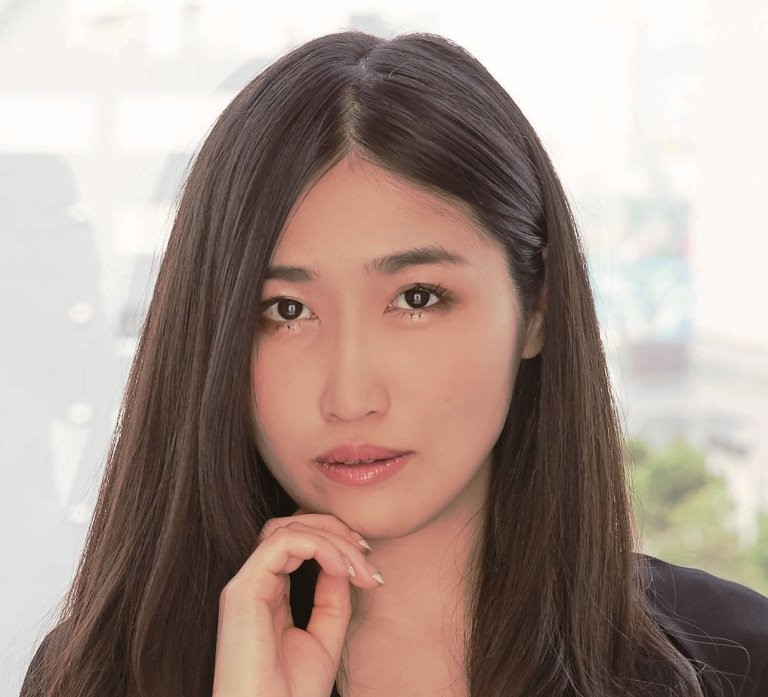 峰なゆか