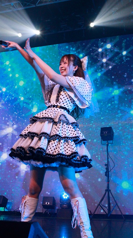 ９