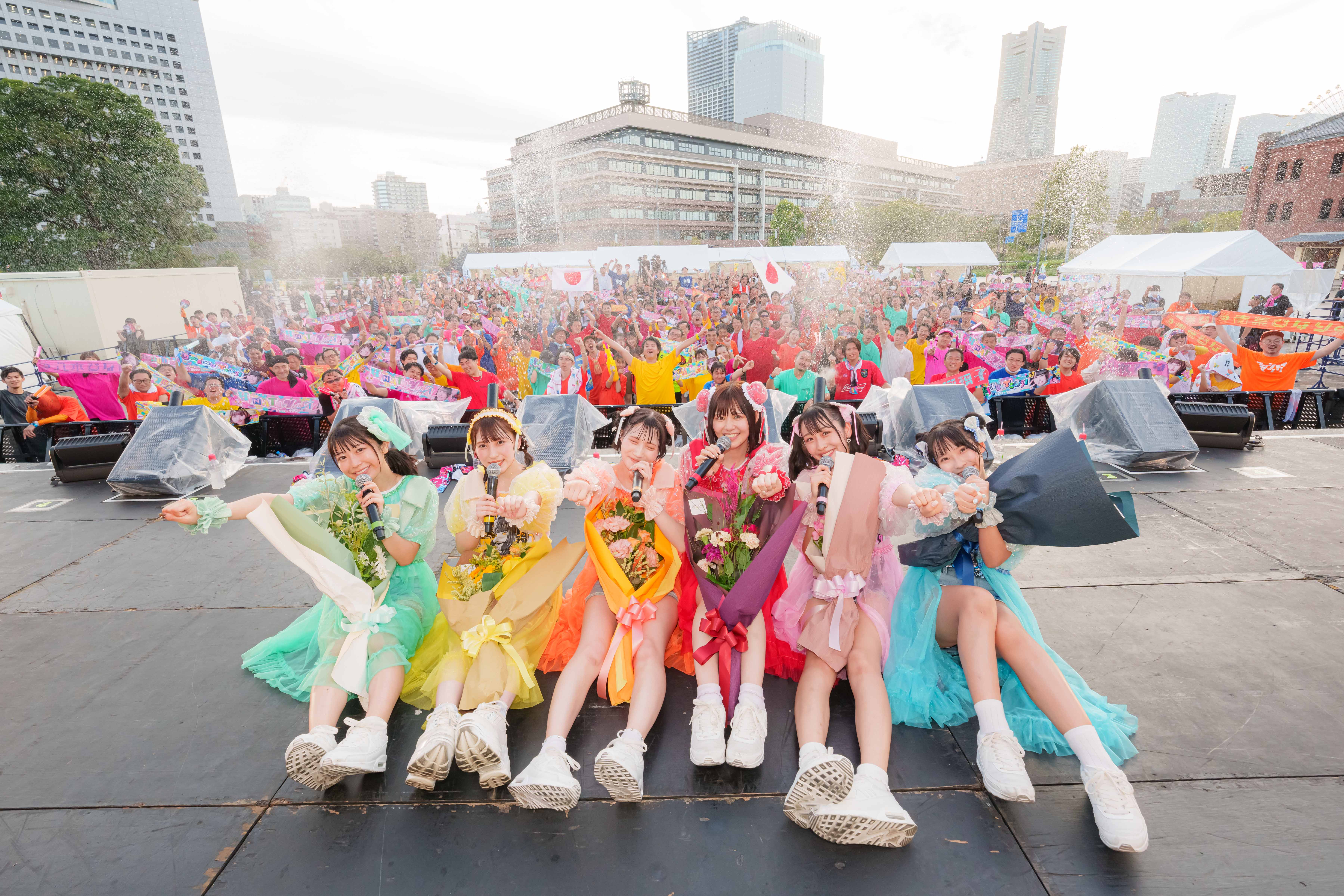 FES☆TIVE、”赤レンガ スプラッシュ祭”で繰り広げた水しぶきと大熱狂・開放的な空間＋Zepp DiverCity(TOKYO) ワンマンライブ決定！