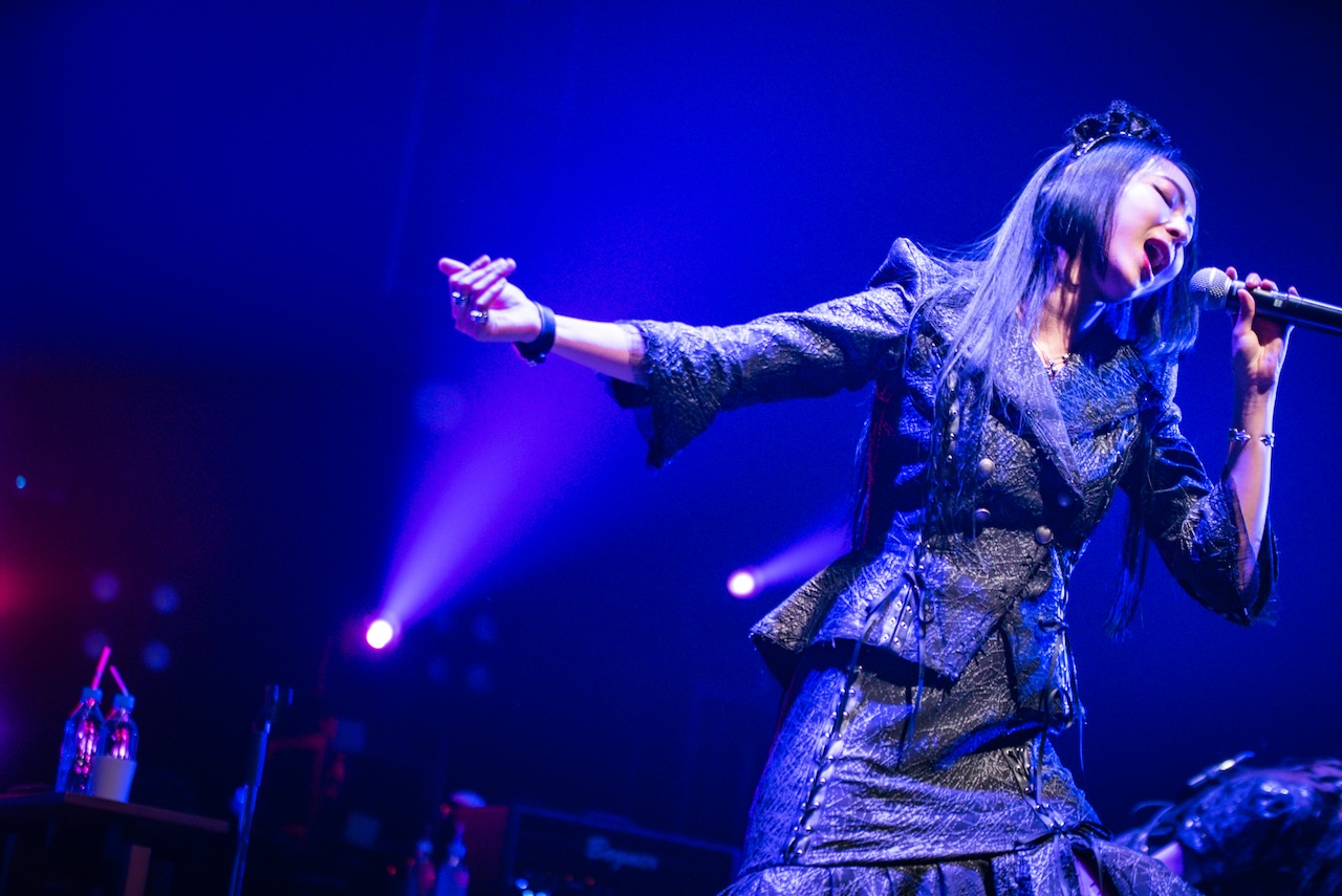 BAND-MAID、結成10周年ツアー千秋楽から20曲もセットリストをチェンジした番外編お給仕を開催！
