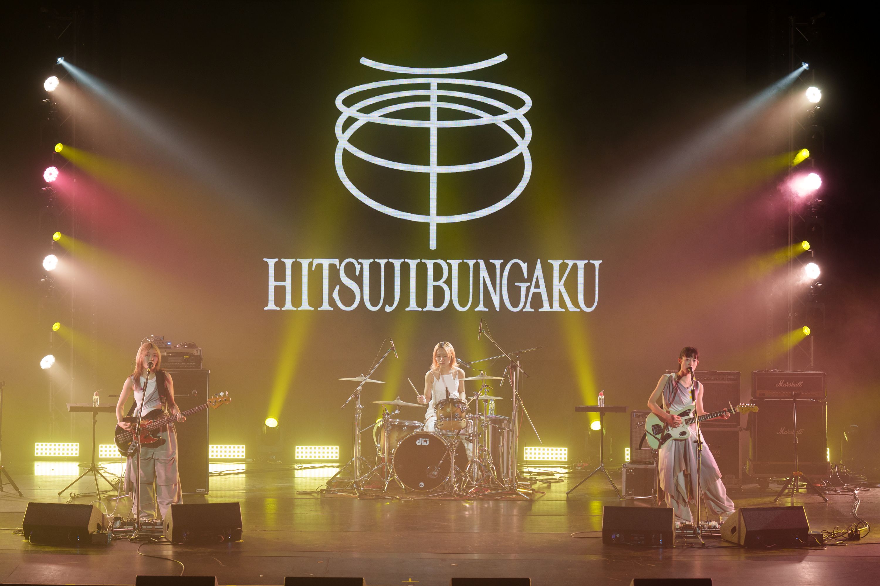  羊文学 2/10(Mon)「JAPAN EXPO THAILAND 2025 SPECIAL LIVE CONCERT」ライブレポートタイのオーディエンスを魅了した日本のニュータイプオルタナシーン