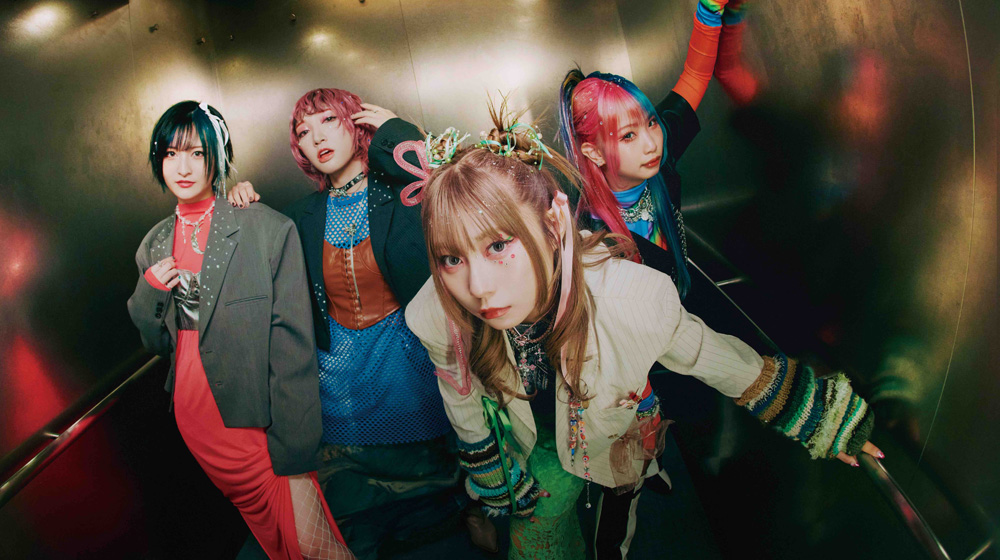 花冷え。」バンド結成10周年を記念したアーティストブックを発売
