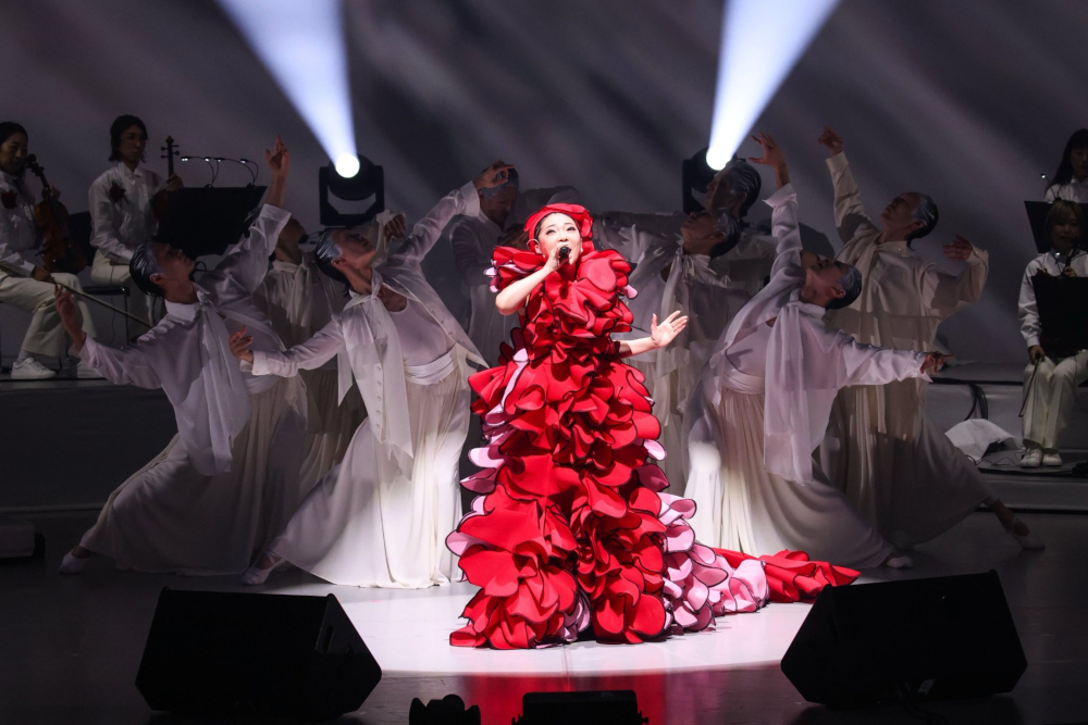 “ミャクミャクMISIA”として万博ジャパンデーに出演！未来への希望を届ける、MISIA渾身のパフォーマンスを披露！