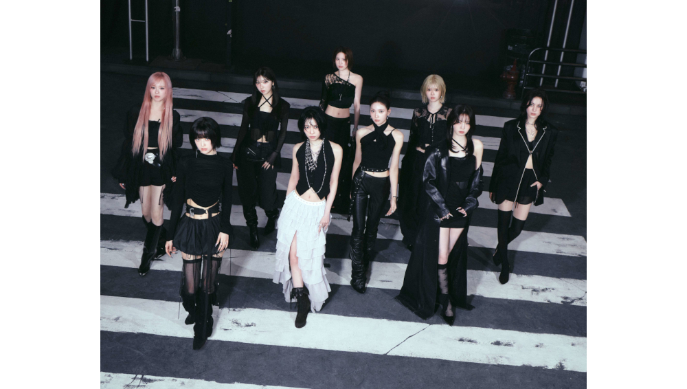 NiziU 最新アーティスト写真が公開！！オールブラックで統一された“Too Bad”なルックに注目！！4月1日(水)にリリースする2nd EPの詳細も次々に明