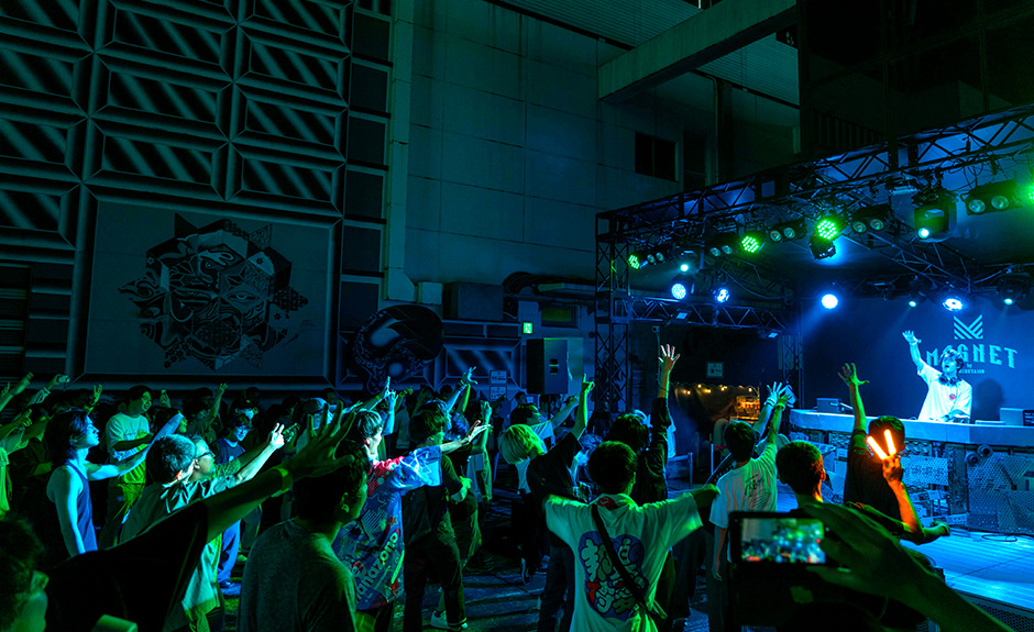 MAGNET by SHIBUYA109