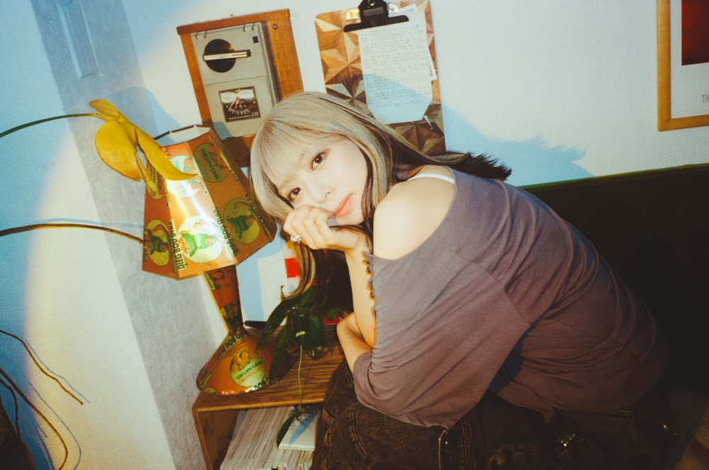 竹内アンナ、新曲『My secret plum』＆『ok, love song』のリリックビデオを2週連続公開！