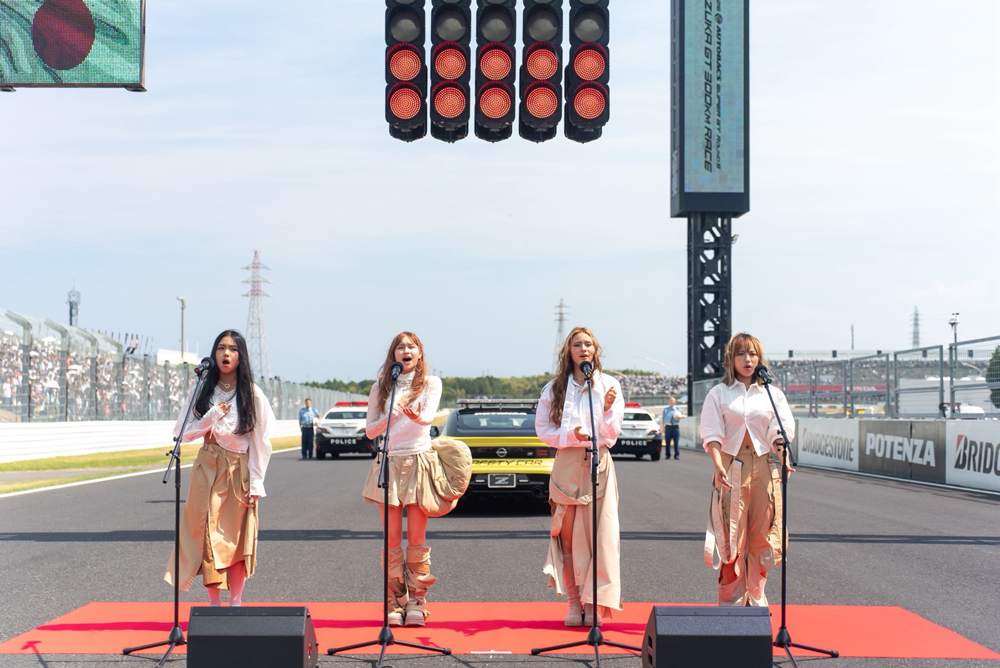 Be-ray、SUPER GTで自身初の日本国歌斉唱！ 鈴鹿サーキットを魅了！「大きな舞台で歌わせていただけたことを本当に光栄に思います