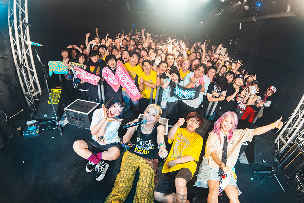 花冷え。前代未聞の1日3都市ライブ「Triple Scoop Tour 2026」を全会場