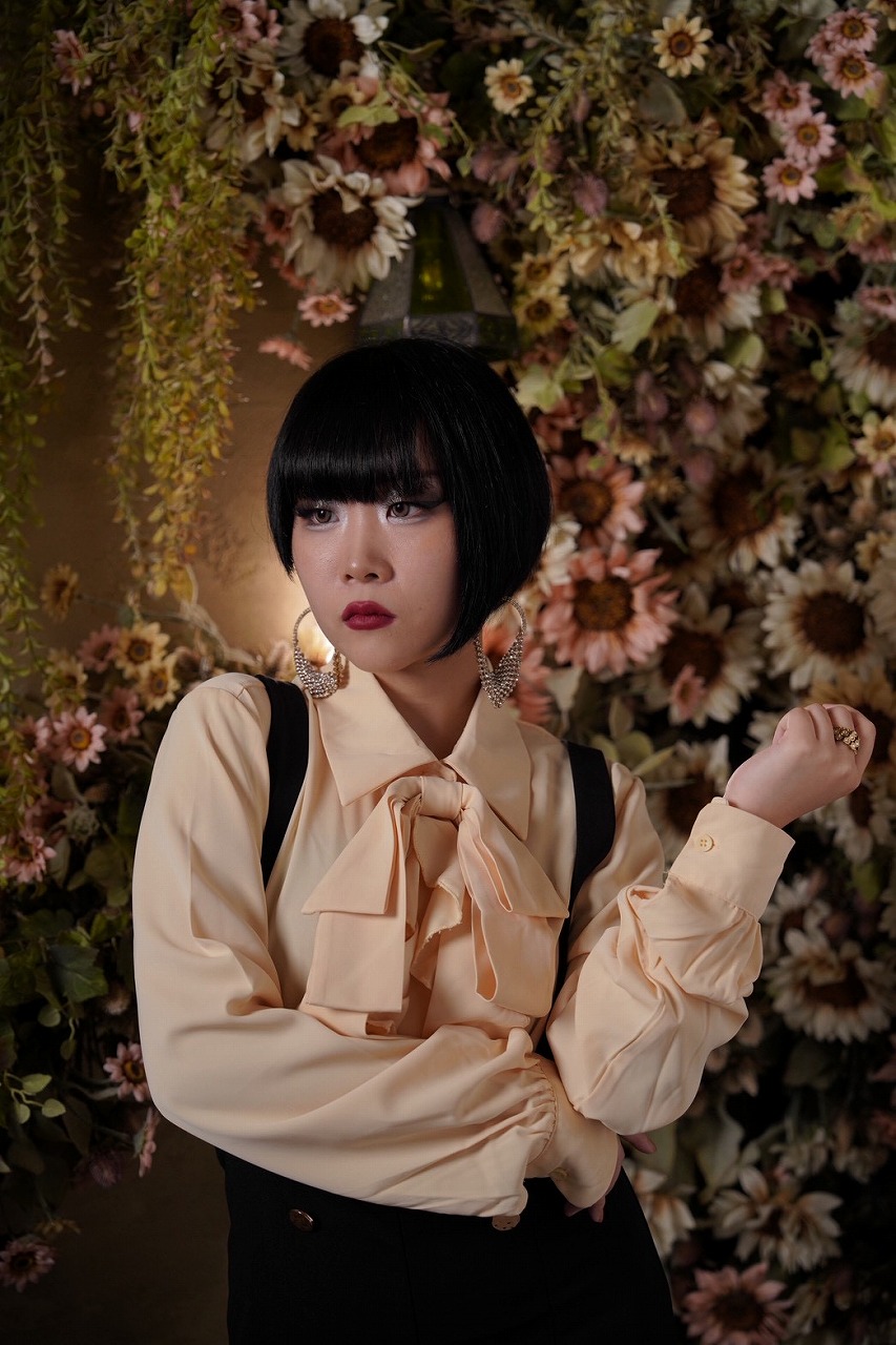藤田彩夢が、3rdEP3rdEP『アタシが姫、プリマドンナ』に刻んだ、「酸いも甘いも興味アリ　芸の肥やしです」と強気にせまる生きざま！