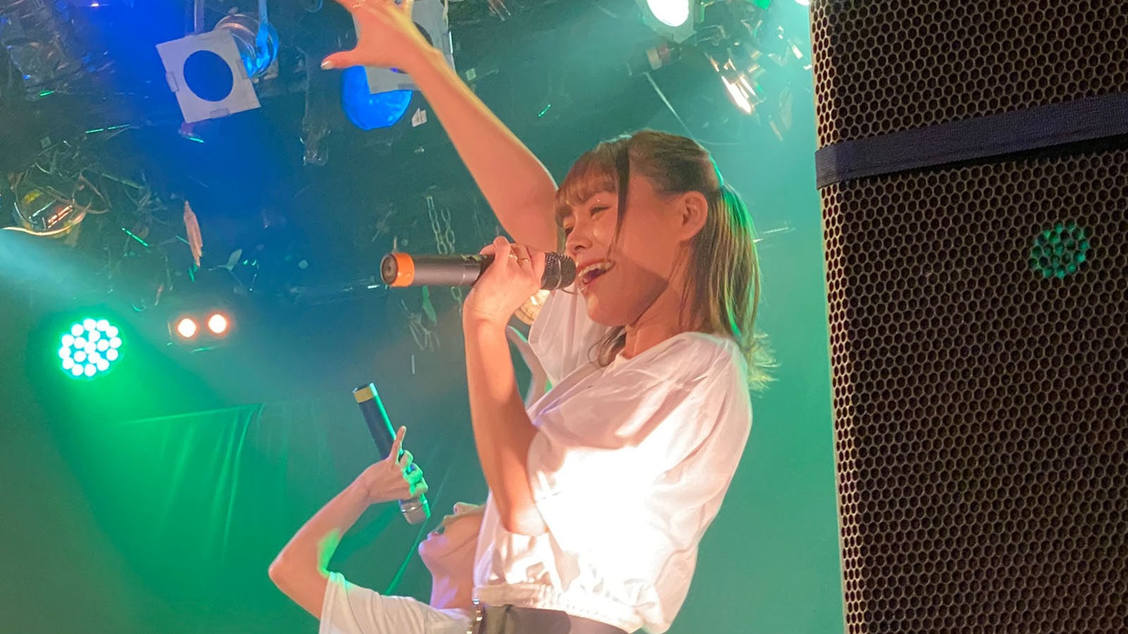 瞳