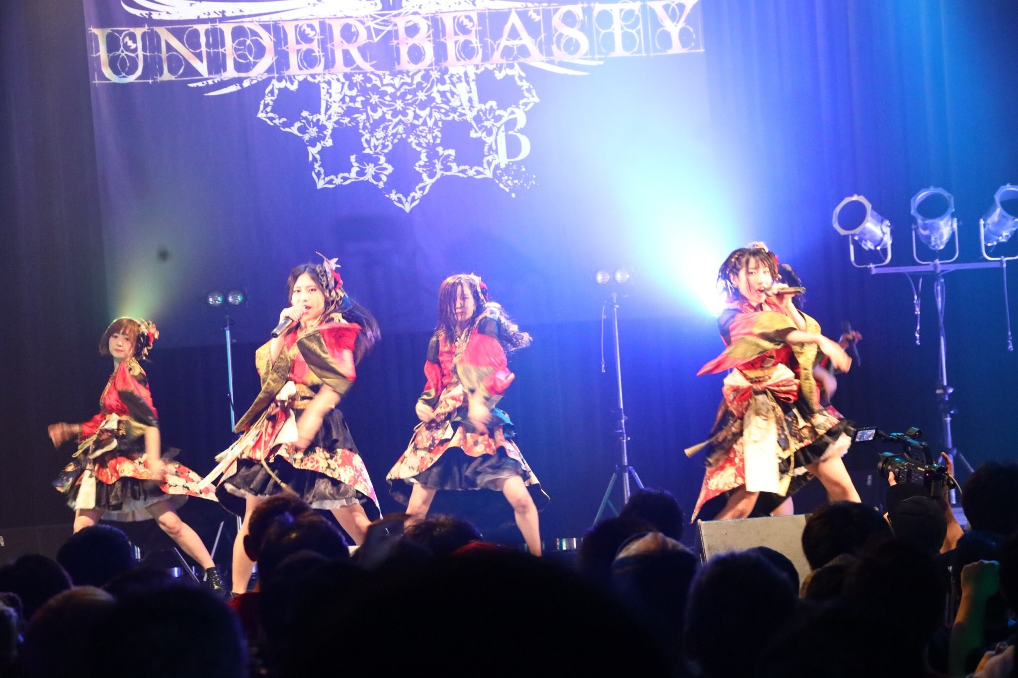アンビス
