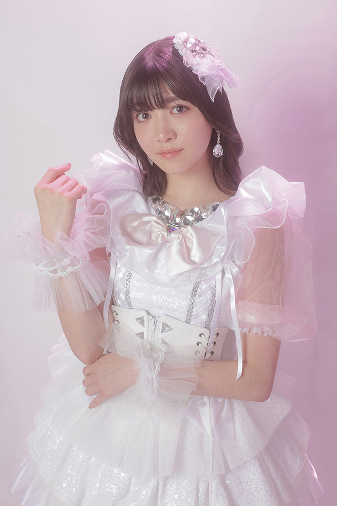 新井ひとみ