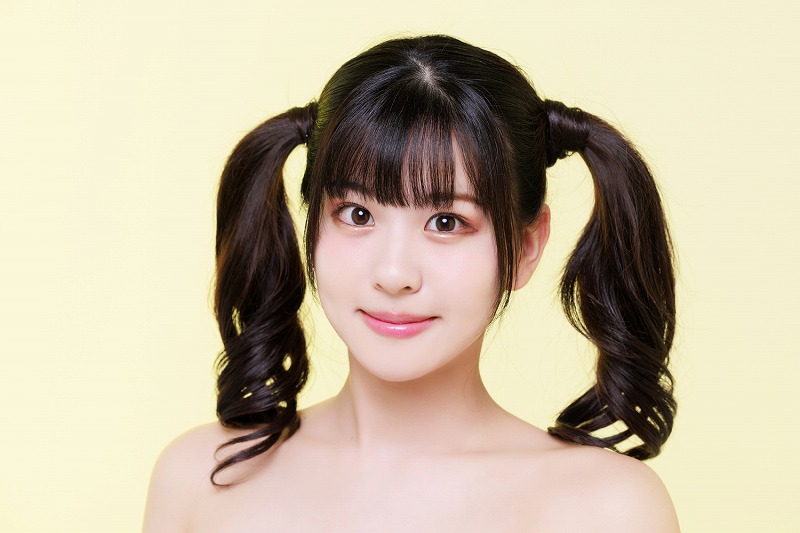 ４
