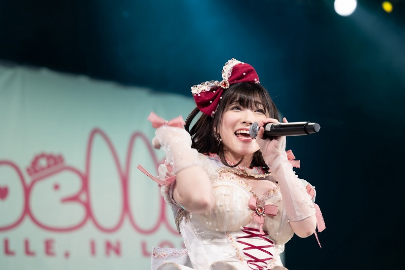 ４