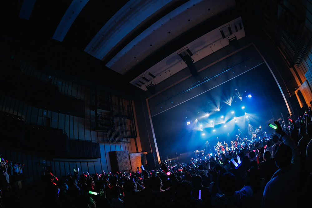 LIVE