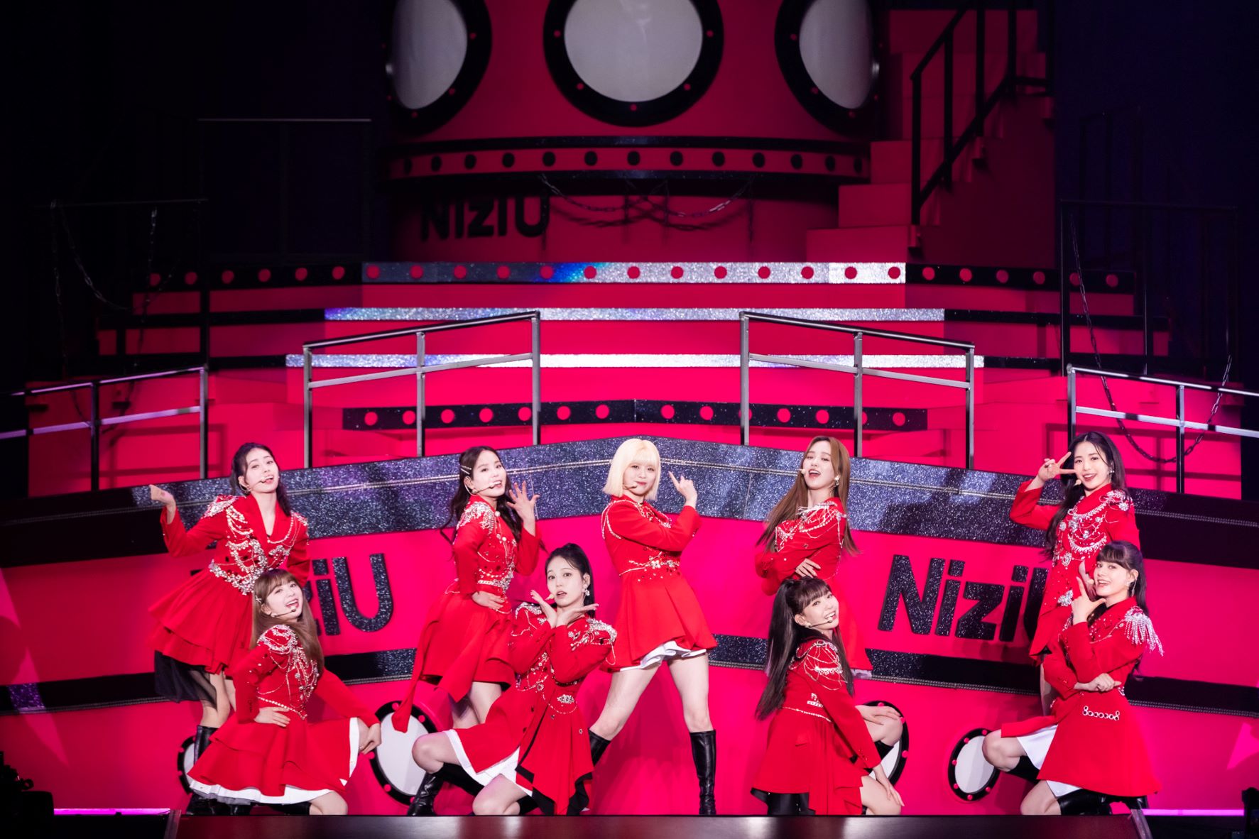 NiziU、全公演Sold Outの初ドーム公演「NiziU Live with U 2022