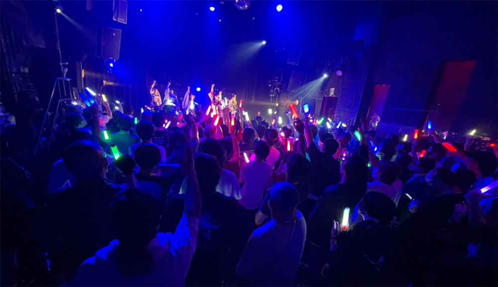 LIVE